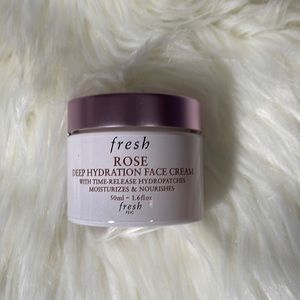 Fresh Rose Deep Hydration Face Cream
